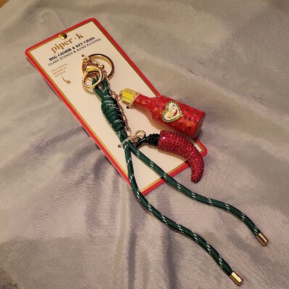 Piper K HOT CHILLI PEPPER Hot sauce Bag Charm Keychain Brand New - Picture 2 of 4
